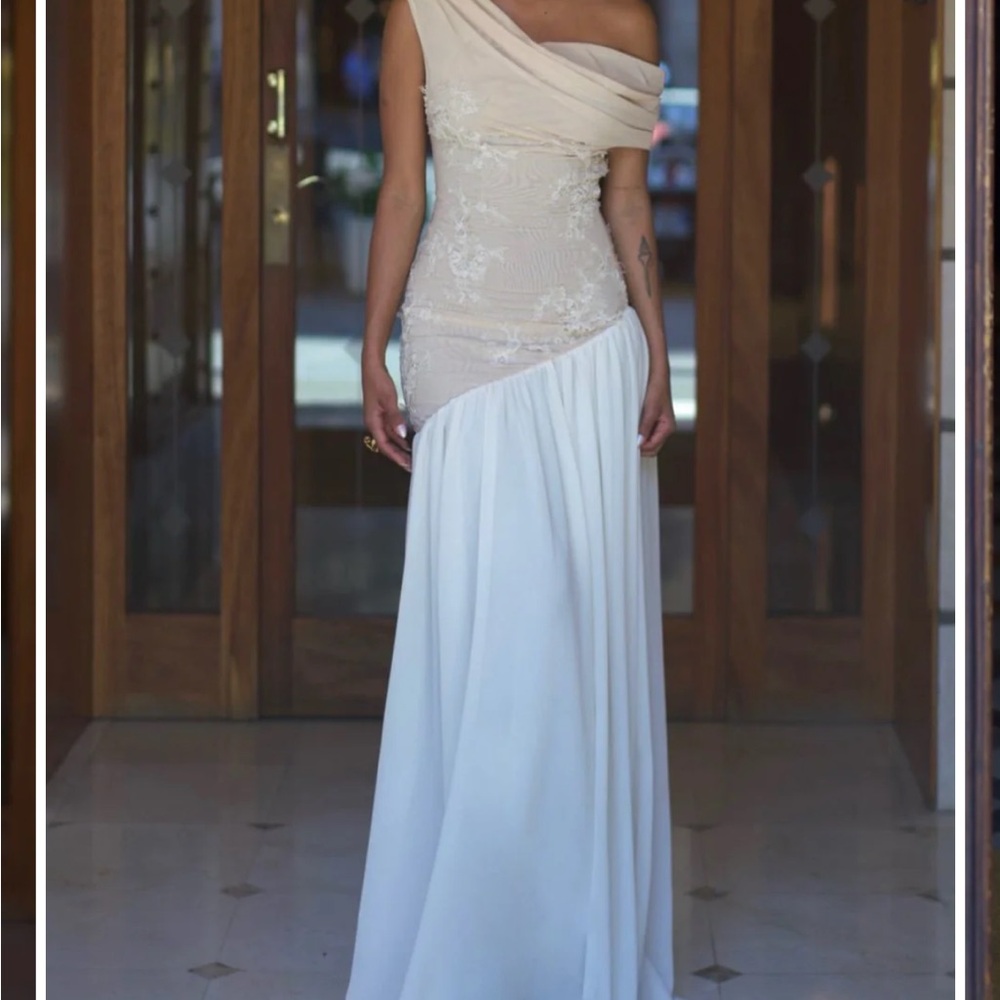 MIA OFF SHOULDER MAXI GOWN
DRESS - BEIGE - Picture 4 of 16